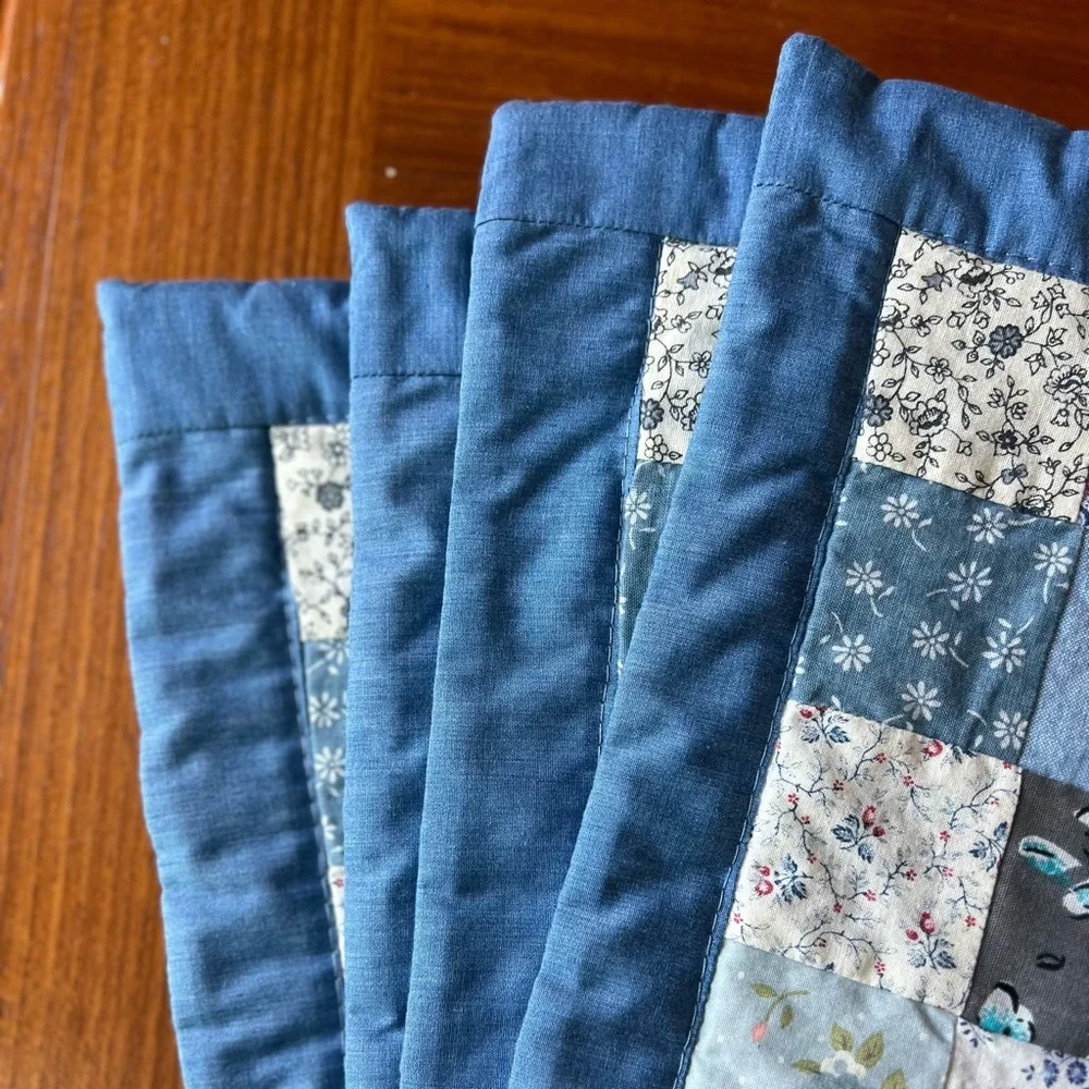 Set of 4 Vintage Quilted Patchwork Placemats Floral Cottagecore Farmhouse